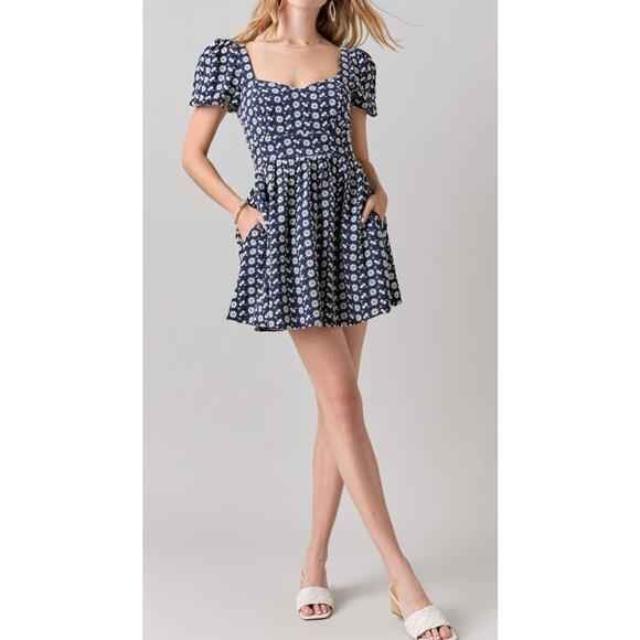 Altar’d States Lillian Embroidered Sweetheart Bow Back Mini Dress Sz Medium - Picture 1 of 8